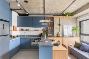 Sala separada da cozinha com bancada compartilhada